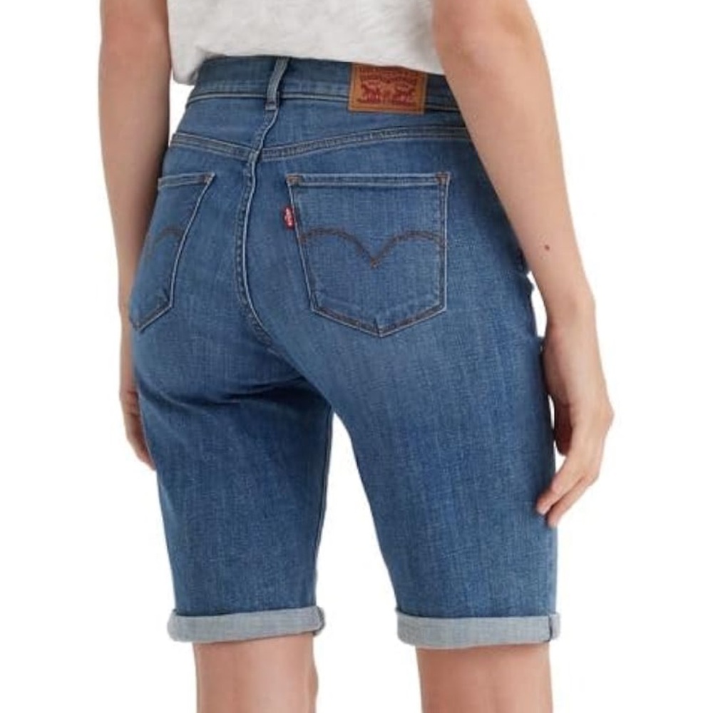 NWT • Levi's • Women's Classic Bermuda Shorts • Size 6/W28 • 😍 • Hypersoft • 💙 - Picture 3 of 11